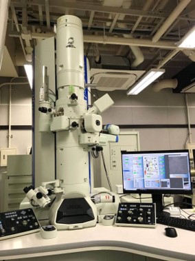 高分解能透過型電子顕微鏡・HR-TEM（日立 H-9000NAR）
